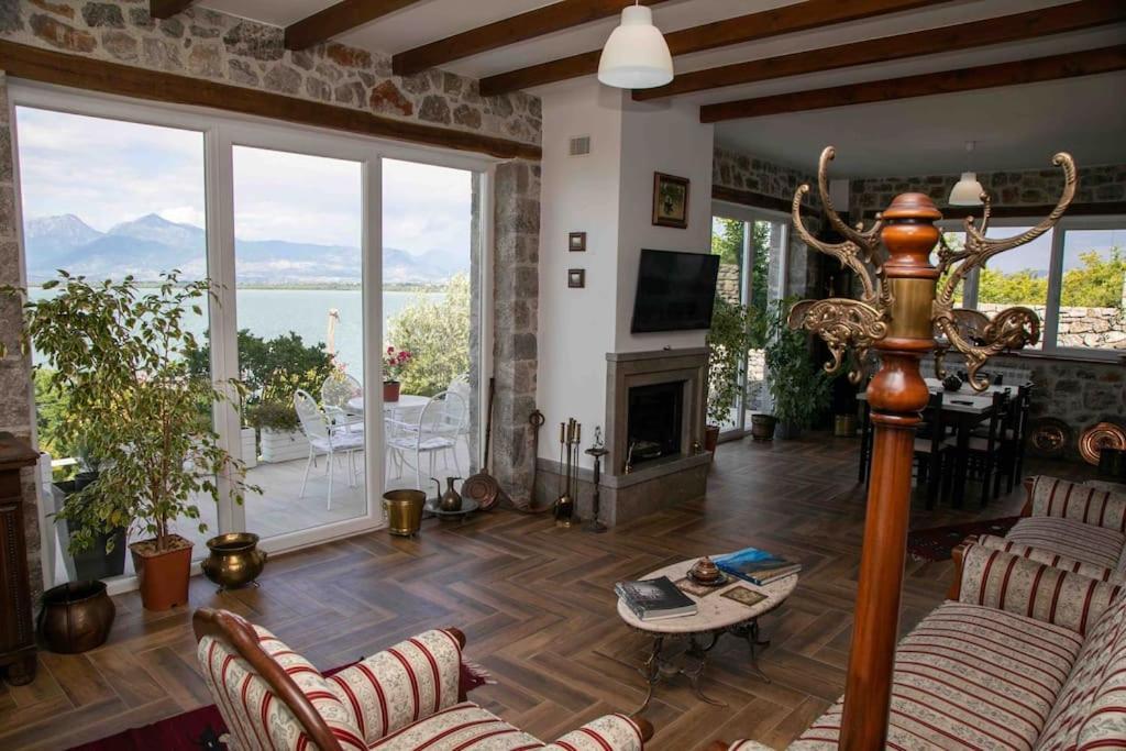 Vintage House With Stunning View Of Shkodra Lake Villa Eksteriør billede